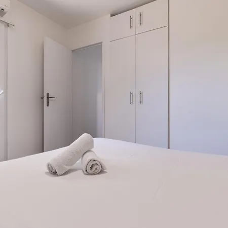 Apartment Marina Di Favone- T2- 2-4 Pers-1 By Interhome