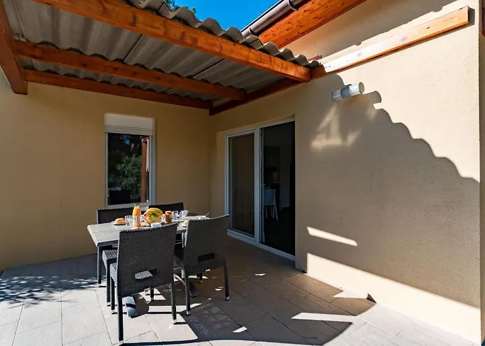 Marina Di Favone- T2- 2-4 Pers-1 By Interhome *