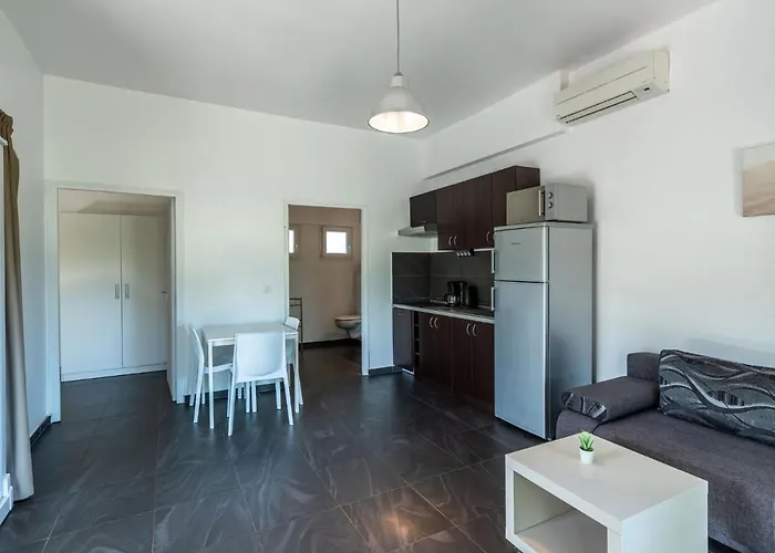 Marina Di Favone- T2- 2-4 Pers-1 By Interhome Favone